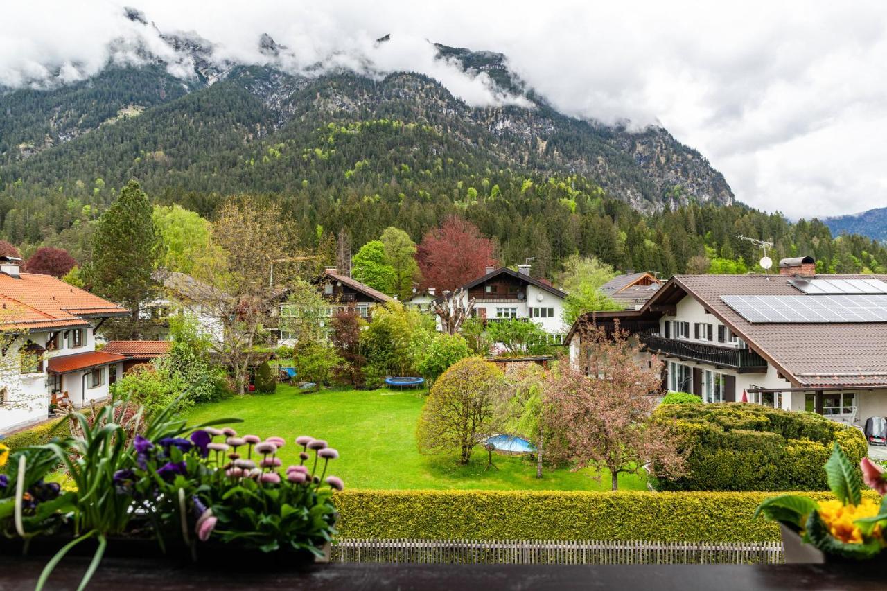 Aurikel Lägenhet Garmisch-Partenkirchen Exteriör bild